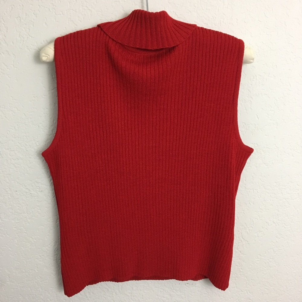 ♥️DELETING TONIGHT♥️ St. John Sport Sweater Tank - Picture 2 of 7